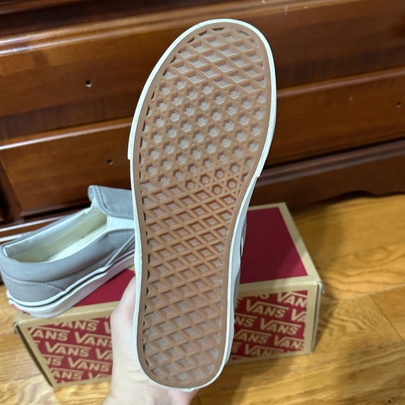 Women’s Gray Slip On Vans Size 7.5 - Picture 13 of 15